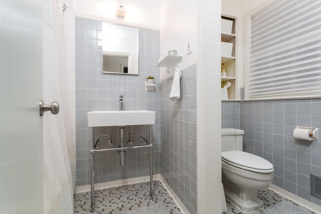 Building Photo - 33 Evergreen Rd