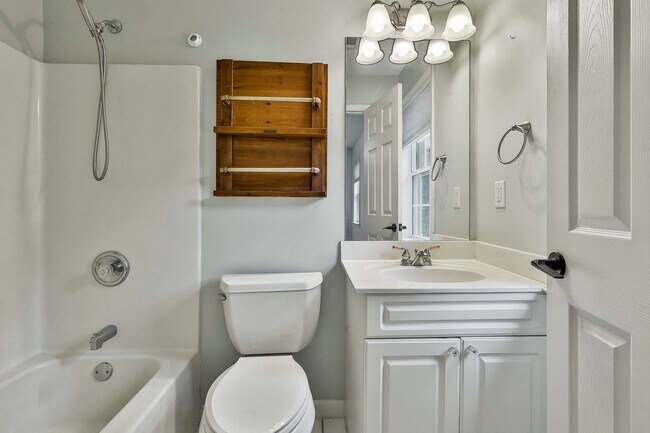 Building Photo - Luxury Millpond Manor Home in Starr’s Mill District!