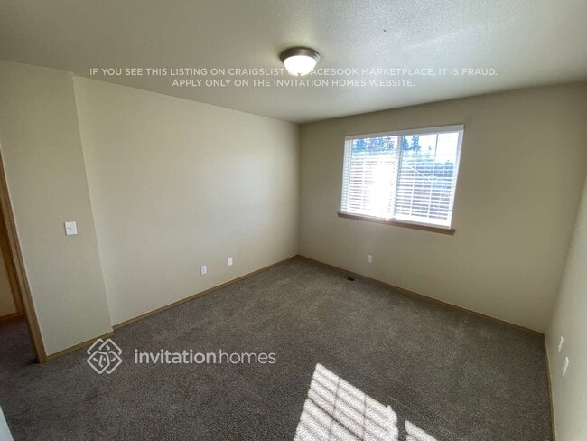 Building Photo - 17902 Panorama Blvd E