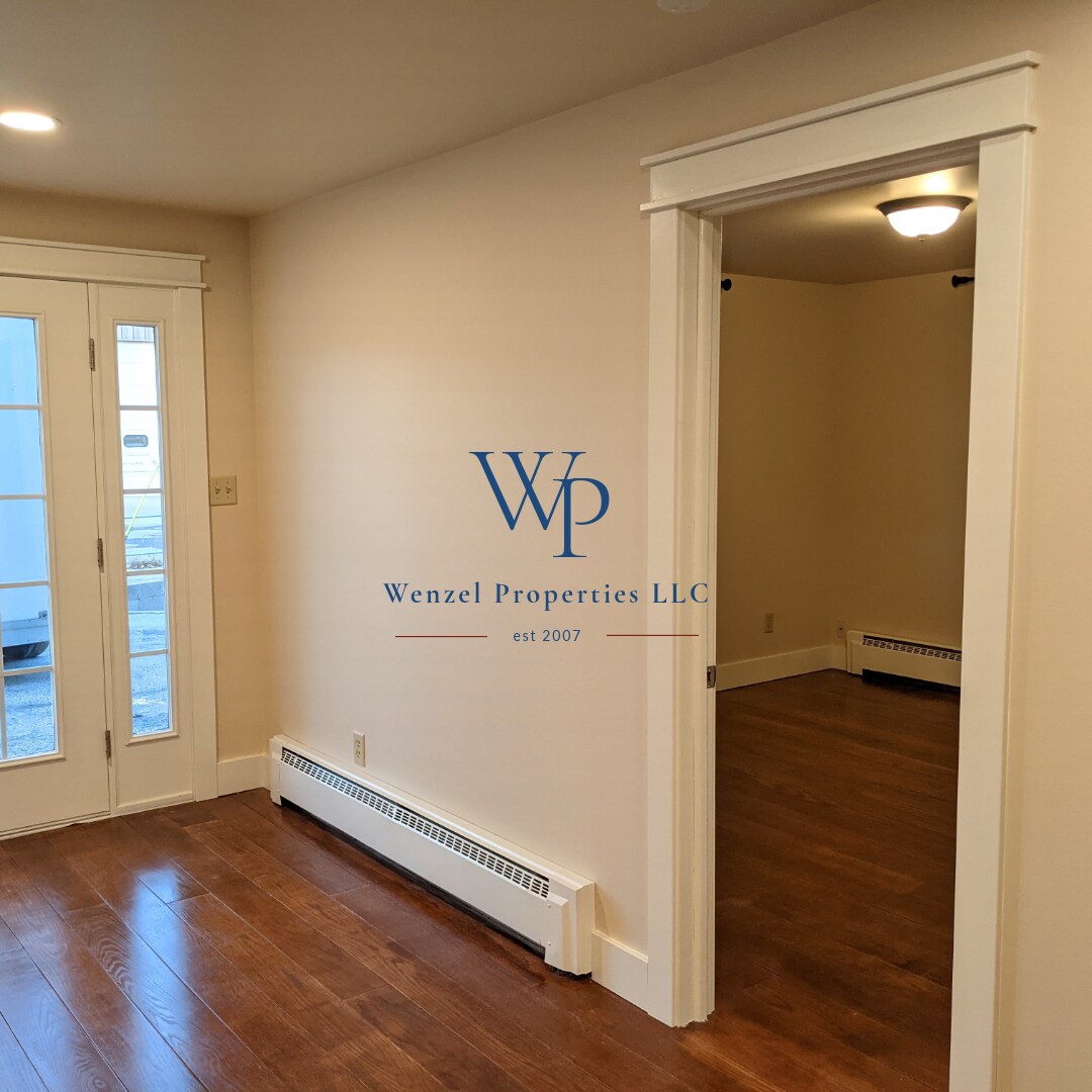 Entry - 165 Lincoln St