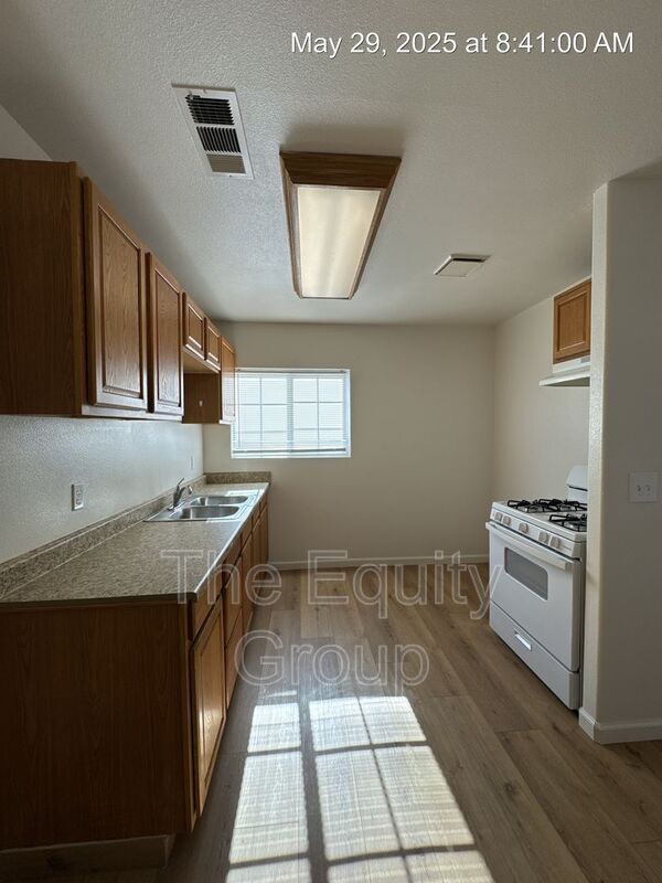 Building Photo - 322 S Crespi Ave