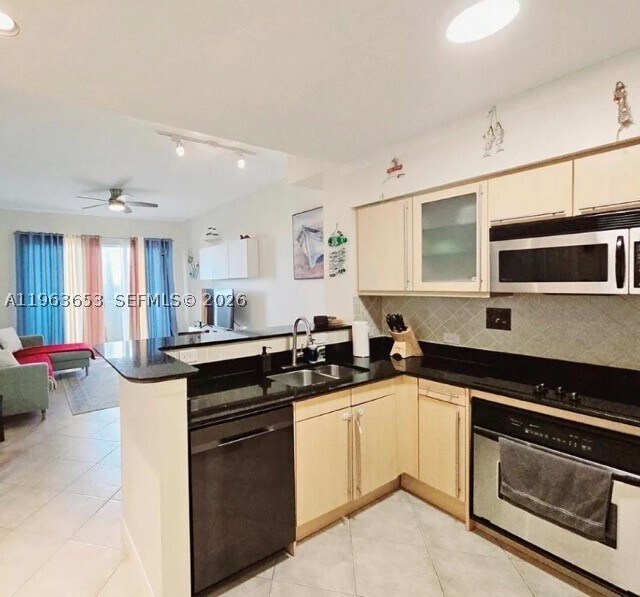 Building Photo - 2080 S Ocean Dr