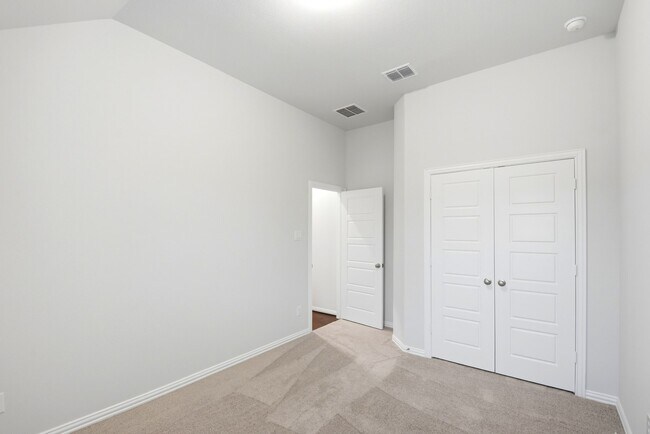 Building Photo - 2106 Villa Flora Ln