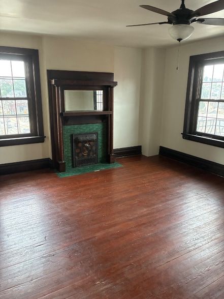 Primary Photo - 103 E Pittsburgh St
