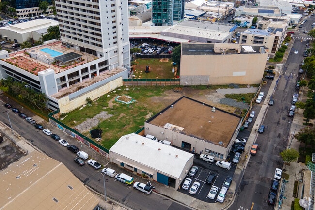 Building Photo - Ililani