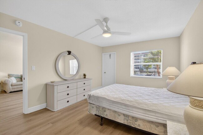 Building Photo - 2871 N Ocean Blvd