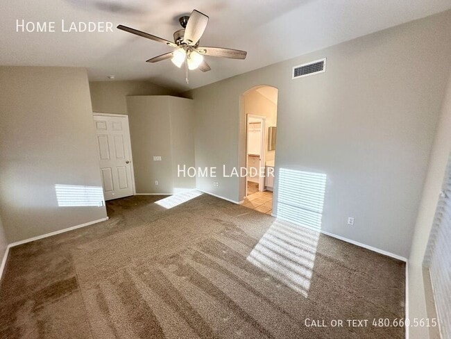 Building Photo - 363 W Bruce Ave