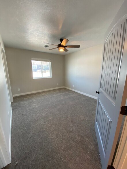 Building Photo - 2920 Sportsmans Dr