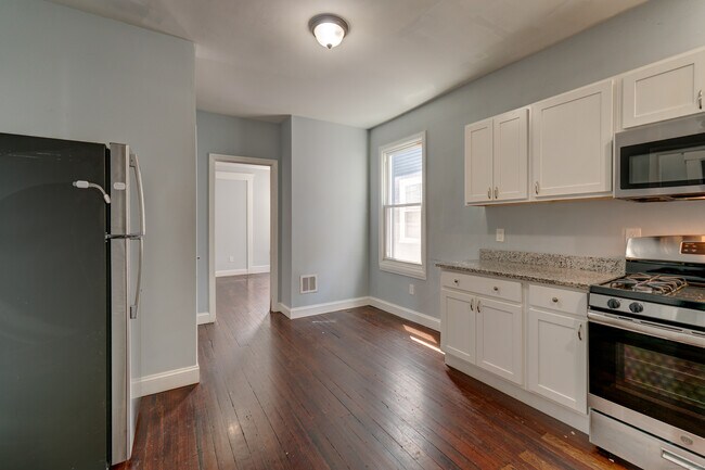 Building Photo - 167 Willow St