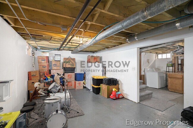 Building Photo - 1640 Wendler Ave SW