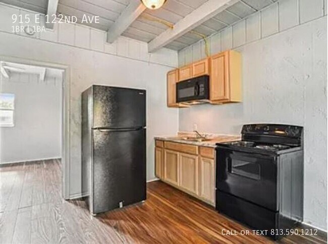 Building Photo - 915 E 122nd Ave