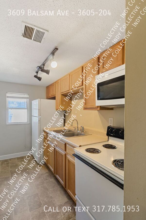 Building Photo - 3609 Balsam Ave