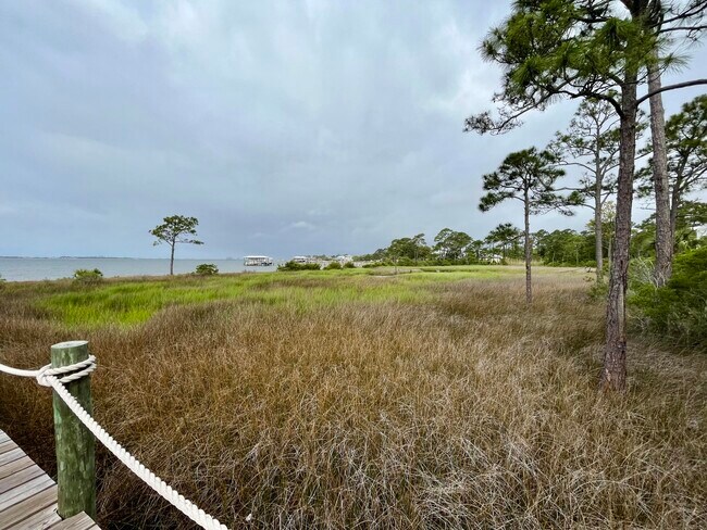 Building Photo - 220 Wynnehaven Beach Rd