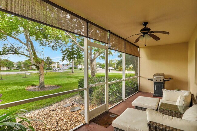 Building Photo - 2800 NE 28th St