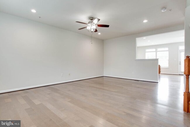 Building Photo - 7599 Taunton Ct