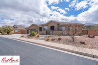 Building Photo - Spacious 4 bedroom 3.5 bathroom home.