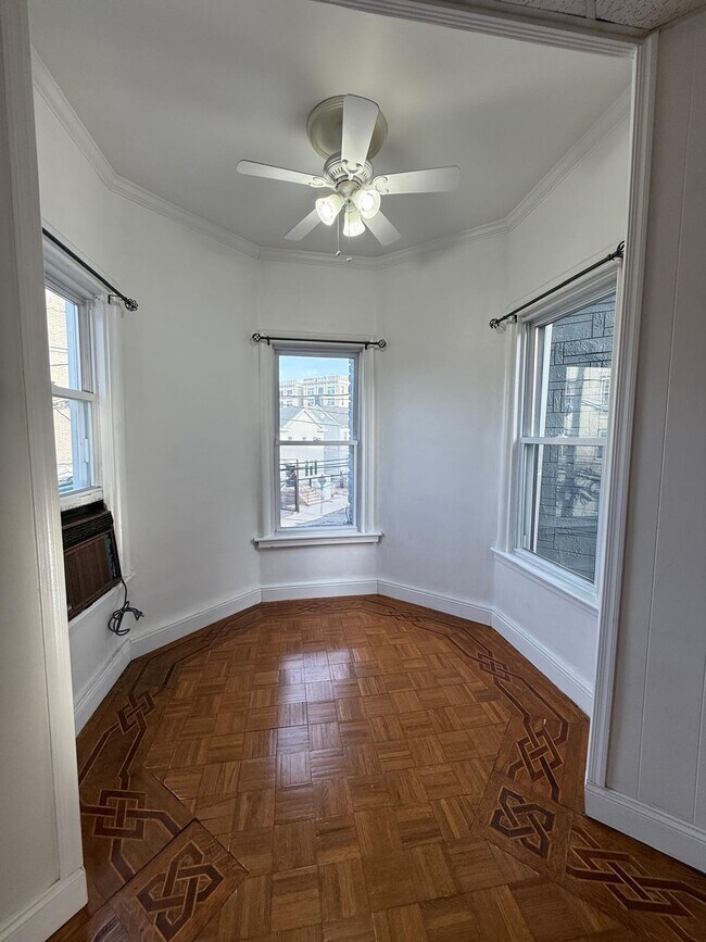 Building Photo - 207 Jewett Ave