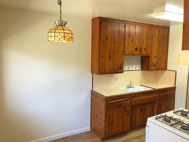 Building Photo - Apartment across the street from liberty s...