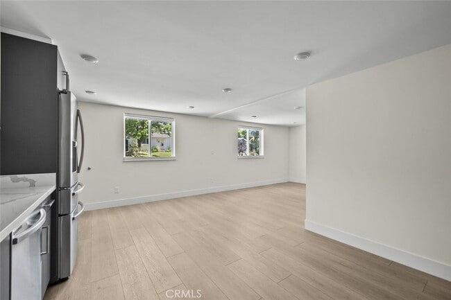 Building Photo - 411 S Kenneth Rd