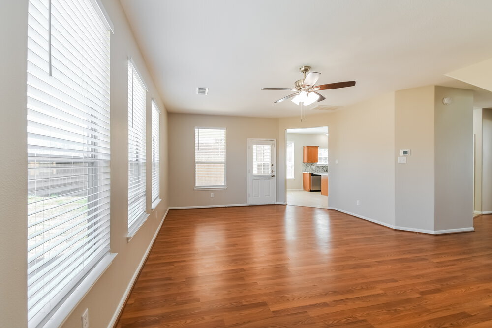 Building Photo - 1060 Cabot Cove