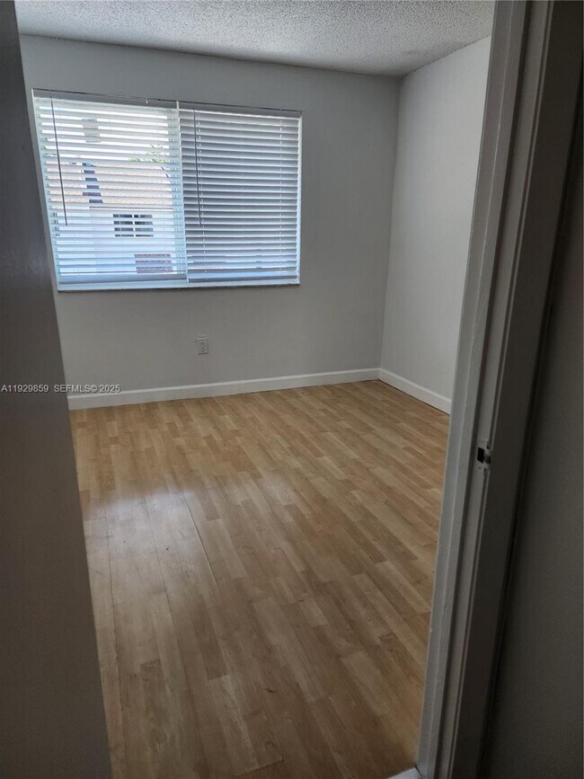 Building Photo - 401 SW 109th Ave