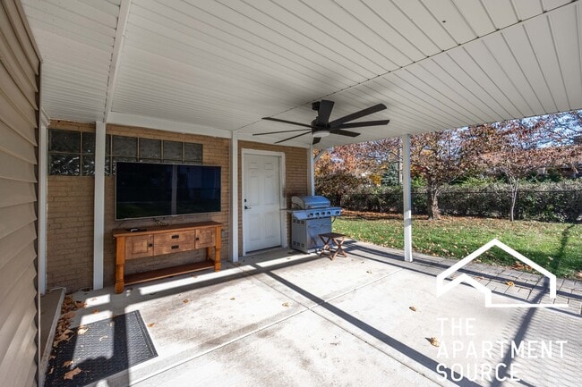 Building Photo - 7225 E Prairie Rd