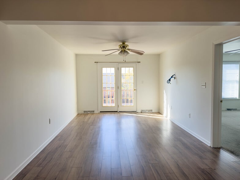 Building Photo - 45 Spring Hill Ln