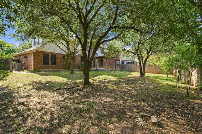 Building Photo - 15201 Calaveras Dr
