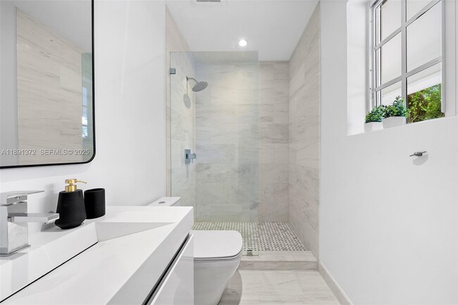 Building Photo - 575 Bay Point Rd