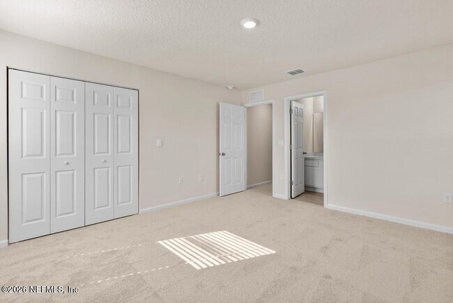 Building Photo - 21 Temple Dr