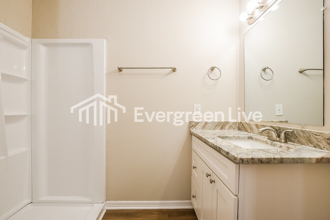 Building Photo - 2969 Ruskin St