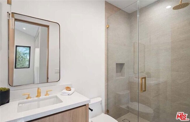 Building Photo - 4453 Gentry Ave