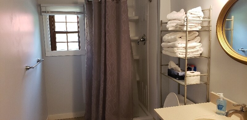 Building Photo - 162 Lancaster Rd