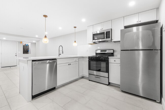 Building Photo - 5706 Chestnut St