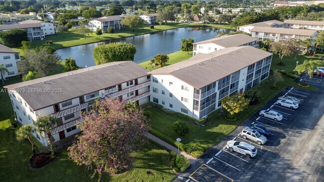 Building Photo - 130 Brighton Dr