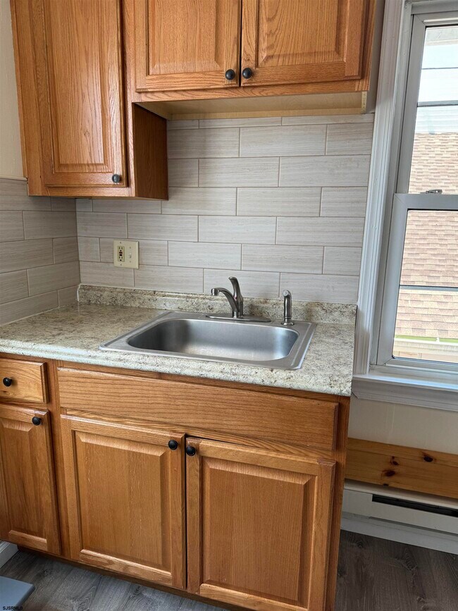 Building Photo - 6419 Ventnor Ave