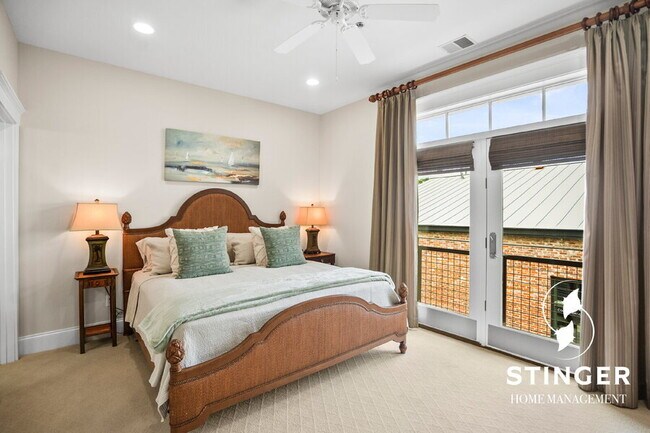 Building Photo - 700 Bay St