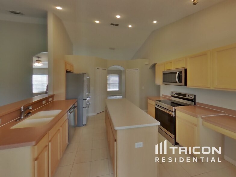 Building Photo - 4151 Candler Ave