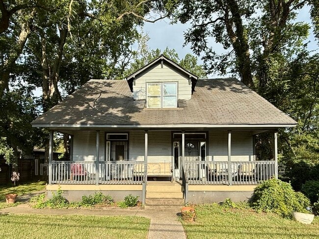 Building Photo - 1202 N 7th St