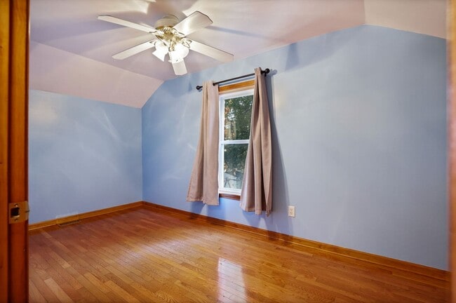 Building Photo - Charming 2 Bedroom Home with Pole Barn Gar...