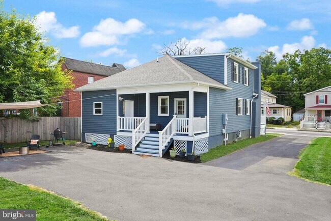 Building Photo - 580 N Braddock St