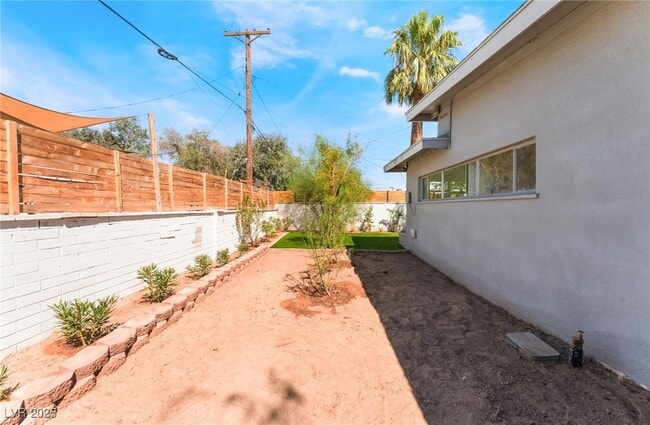 Building Photo - 569 Canosa Ave