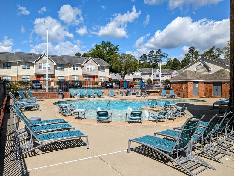 Building Photo - University Suites Student Housing