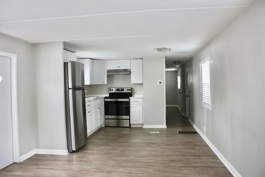 Building Photo - 415 W Limestone Rd