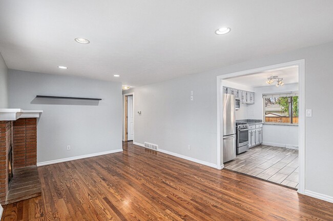 Building Photo - Updated Five-Bedroom Brick Ranch in the He...