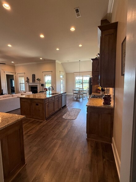 Building Photo - 26316 Woodfield Dr