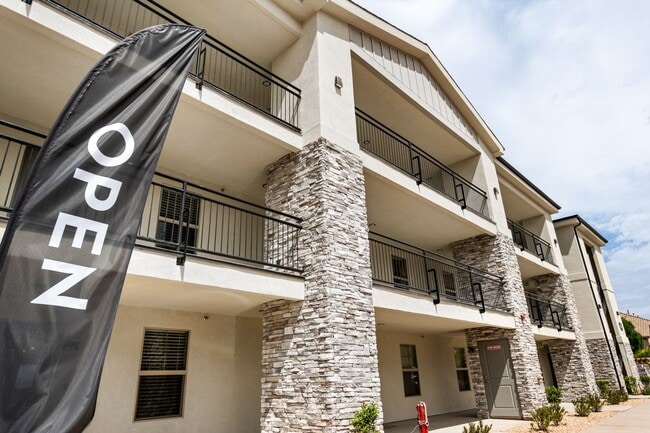 Building Photo - 2 Bed 1 Bath in Washington!