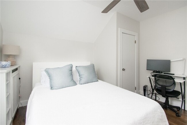 Building Photo - 33 Slocum St