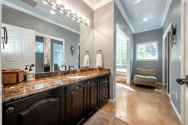 Building Photo - Immaculate Home for rent in gated cul-de-sac!