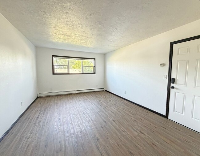 Building Photo - 601 6th Ave SW